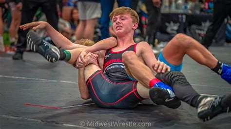 106 – Tyson Waughtel (green) of Carlyle IL defeated Brady  .